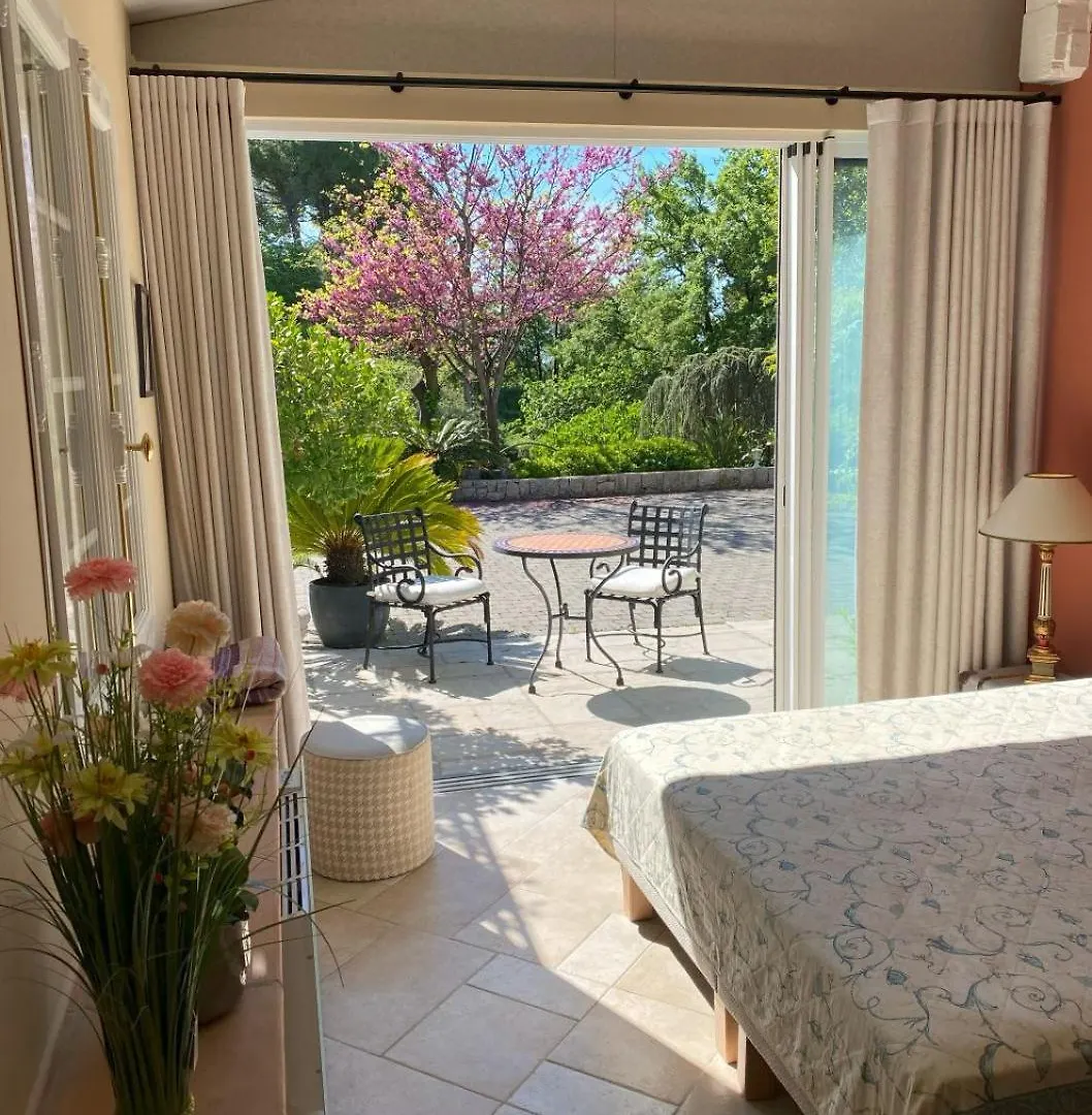 Chambre De Charme Climatisee, Avec Piscine Grasse 0*,