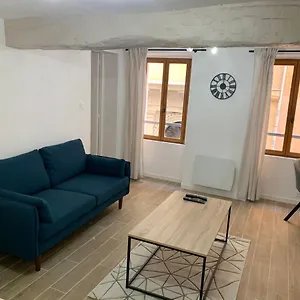 Chez Tom - Au Pied Des Musées Apartamento